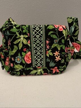 Vera Bradley Lindsay shoulder bag in the retired Botanica pattern